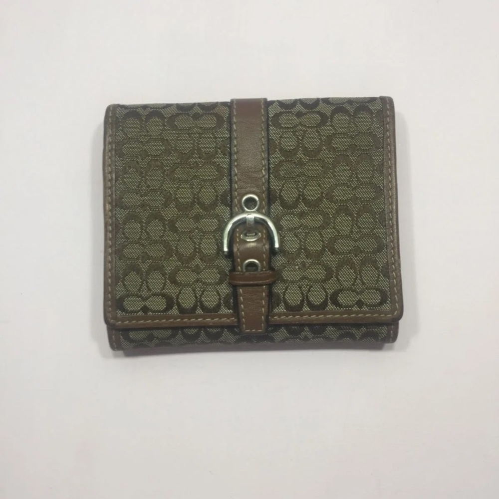 Beautiful vintage coach wallet